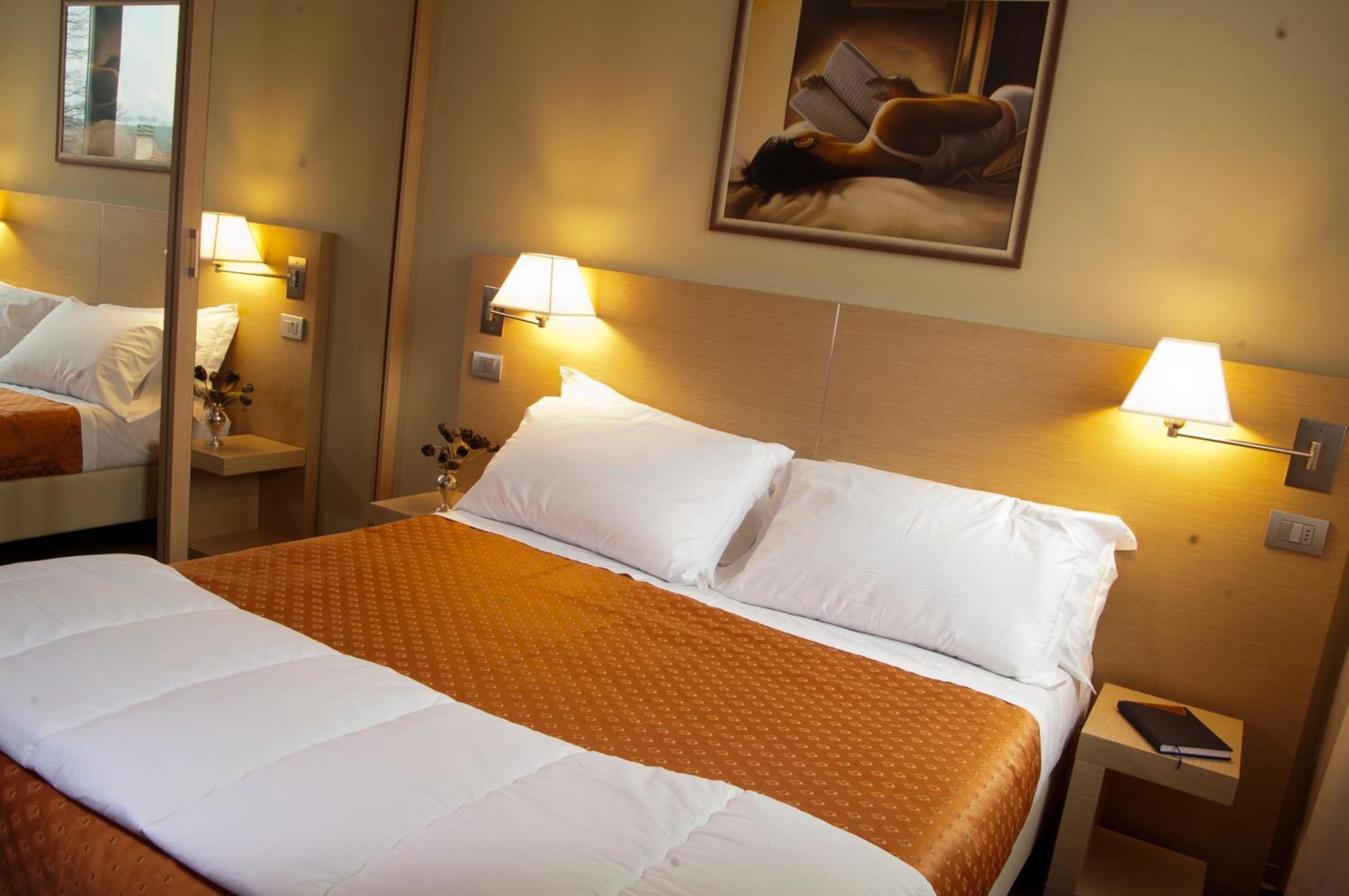 Hotel Main Street Cerasolo Kültér fotó