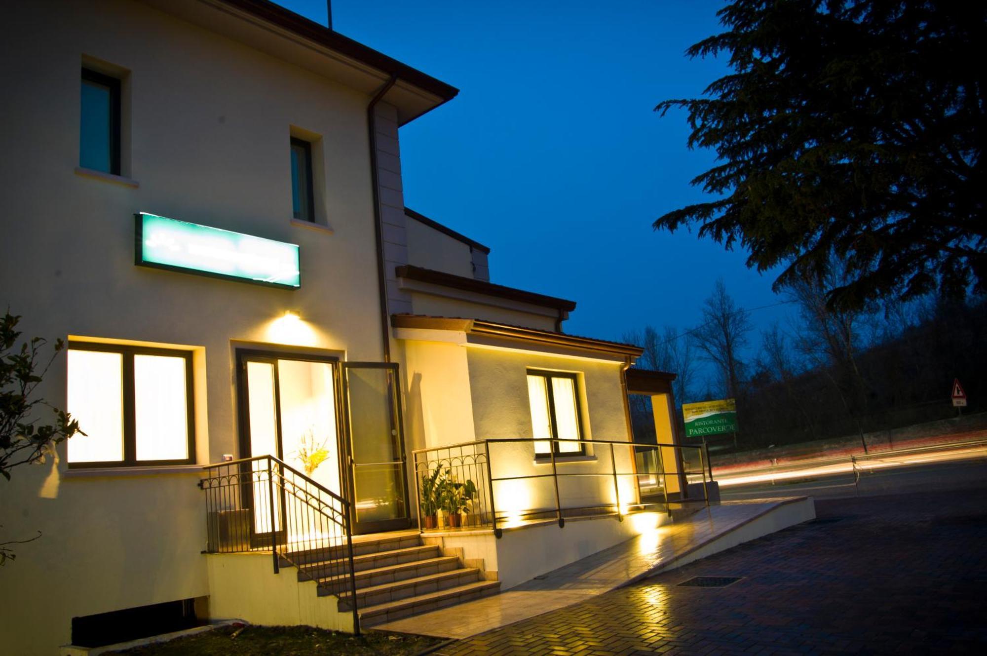 Hotel Main Street Cerasolo Kültér fotó