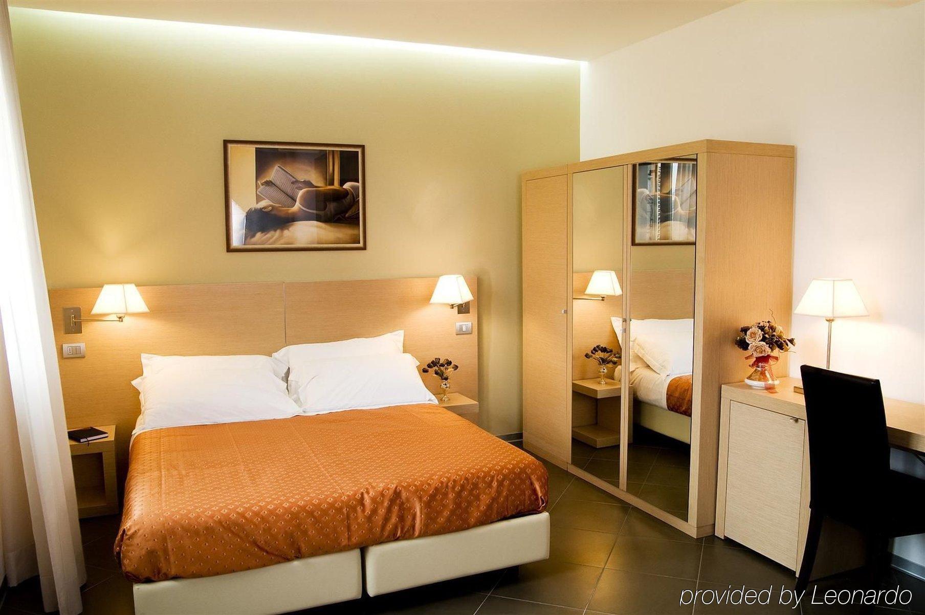 Hotel Main Street Cerasolo Szoba fotó