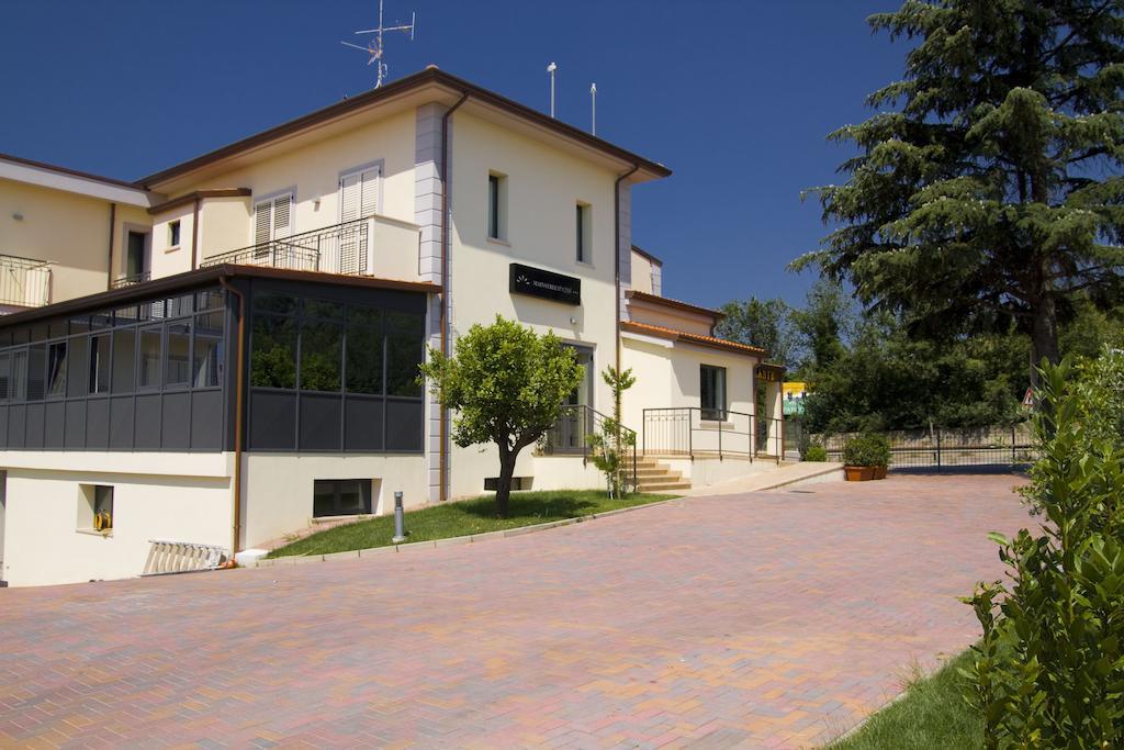 Hotel Main Street Cerasolo Kültér fotó